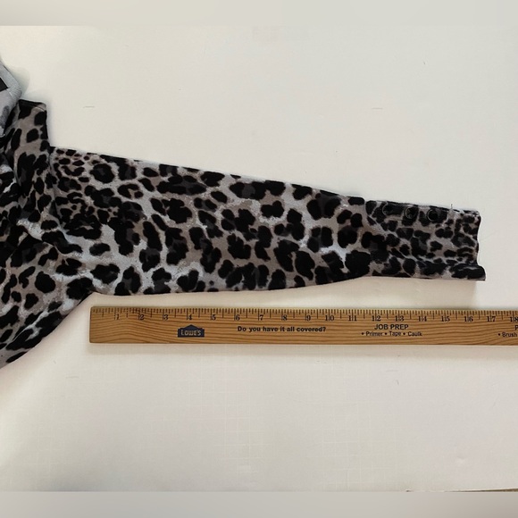 NWT JM Collection Cheetah-Print Crewneck Top, Gray Combo Women’s size Small - Picture 9 of 14